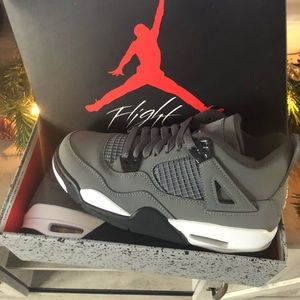 Nike Air Jordan Retro 4 Cool Grey .